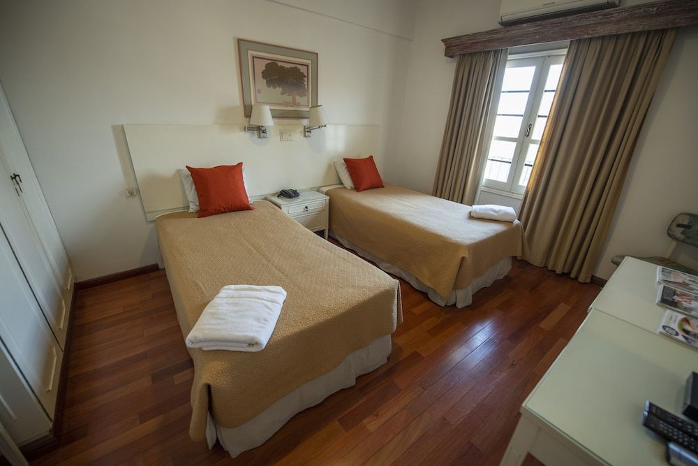 Hotel Cecilia Family Room 4