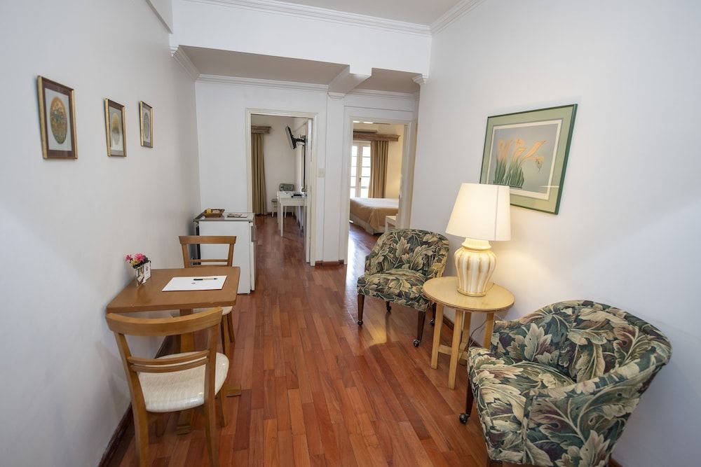 Hotel Cecilia Family Room 8