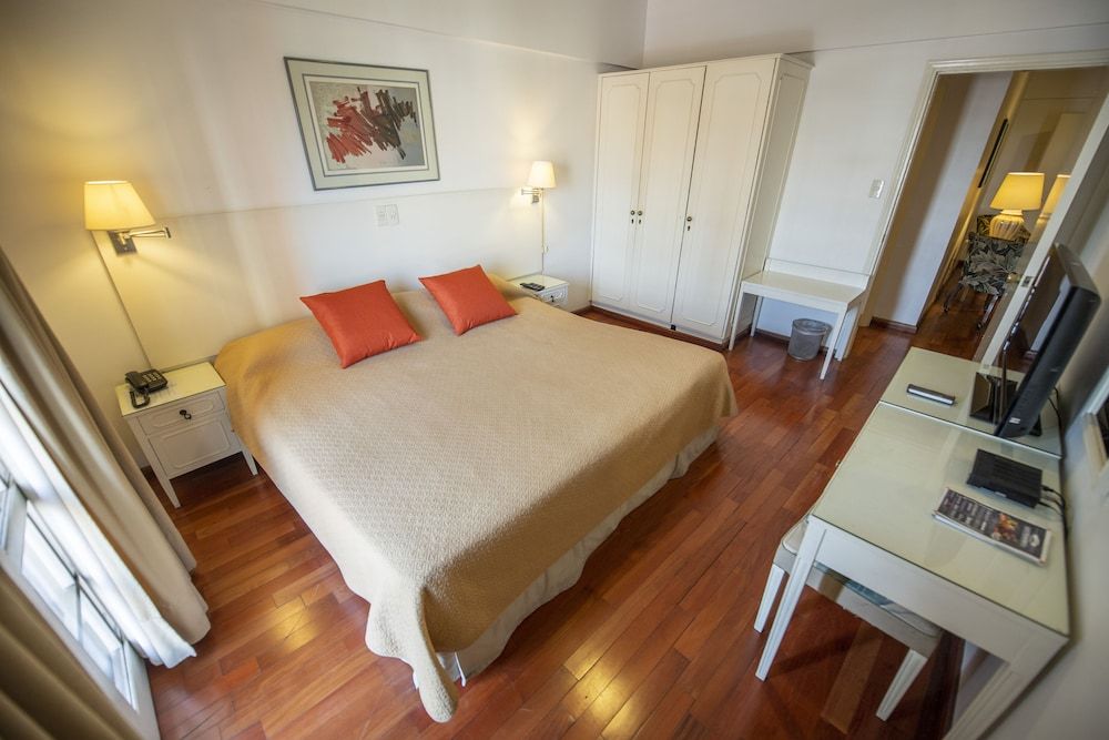 Hotel Cecilia Family Room 2