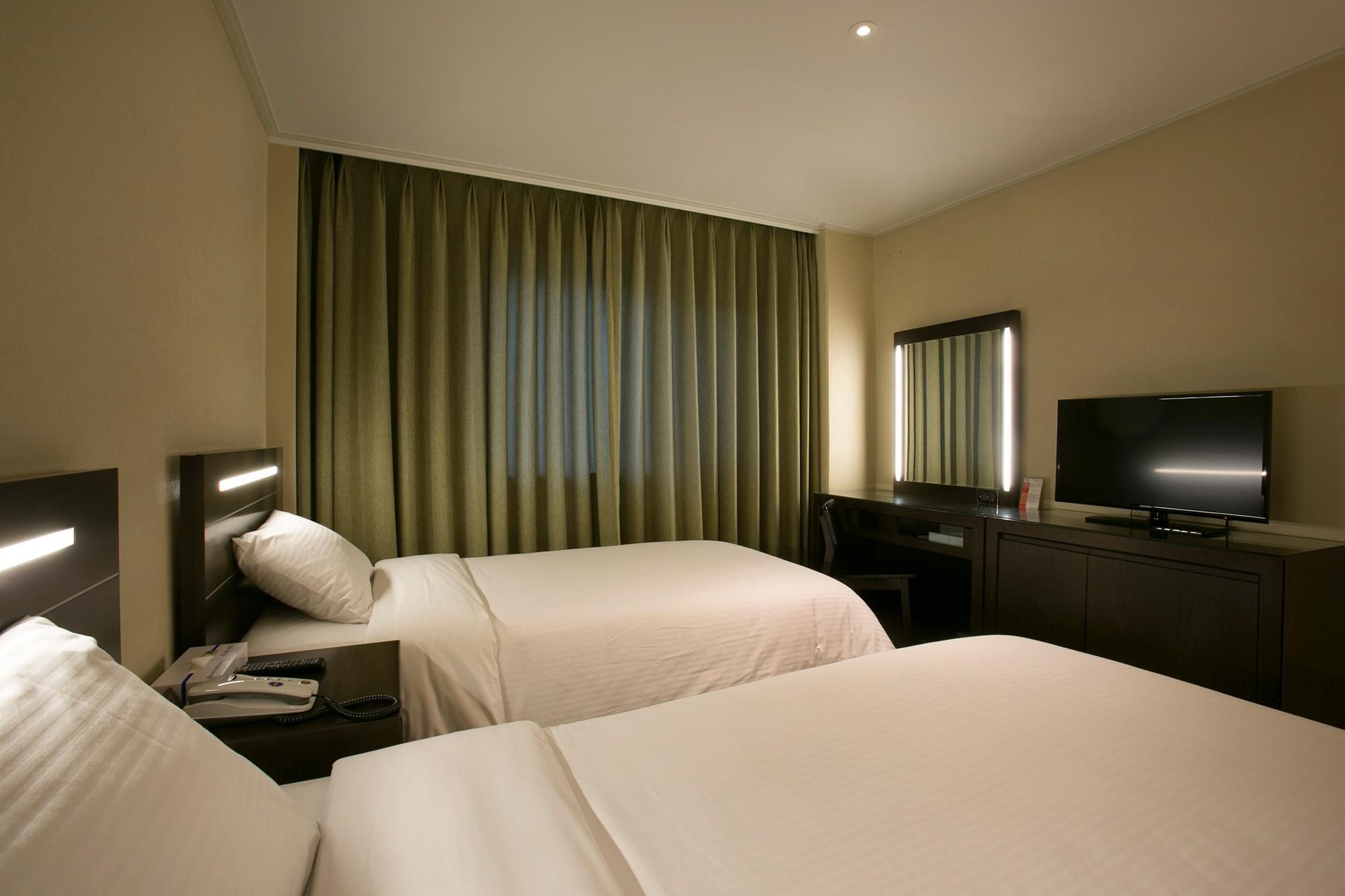 Superior Twin Non-Smoking