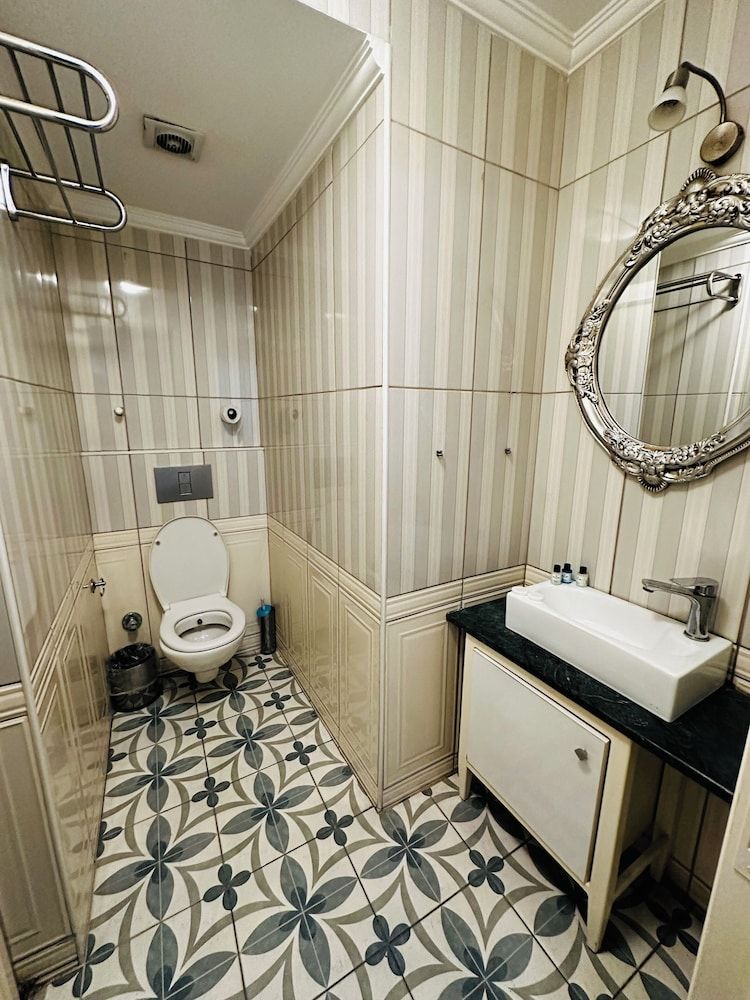 Alyon Hotel Taksim Standard Triple Room 10