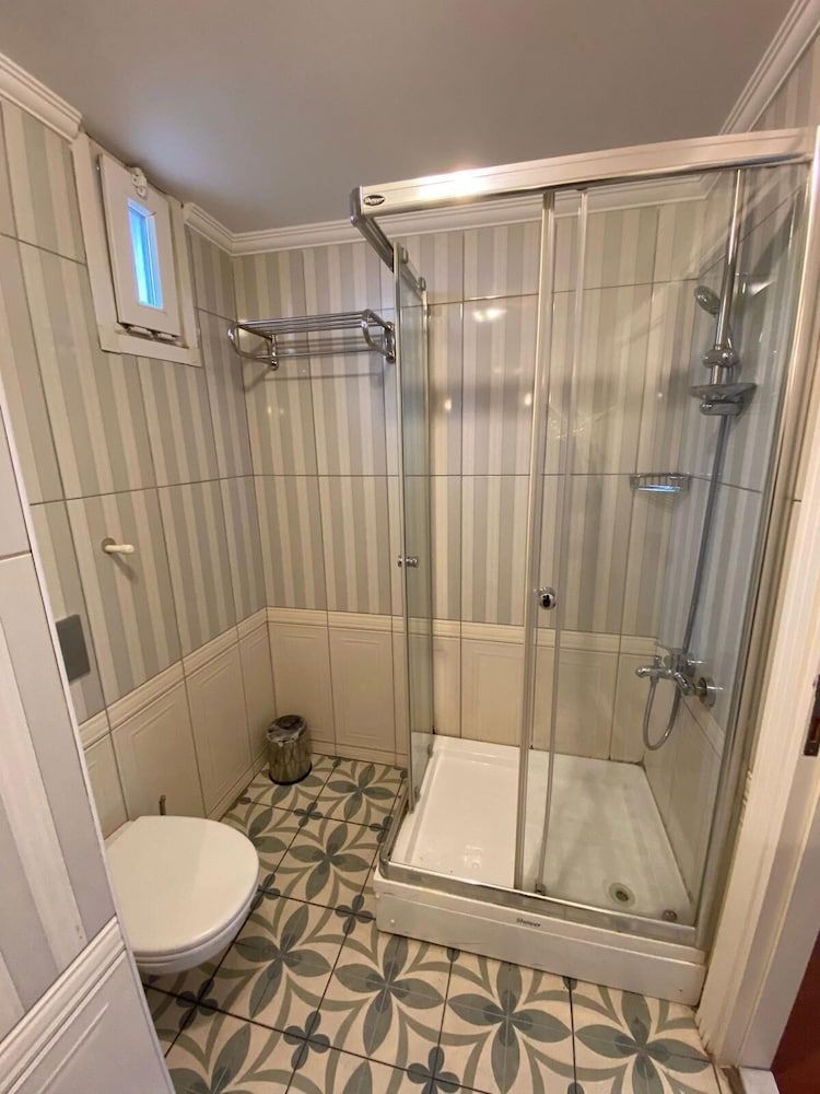 Alyon Hotel Taksim Standard Triple Room 11