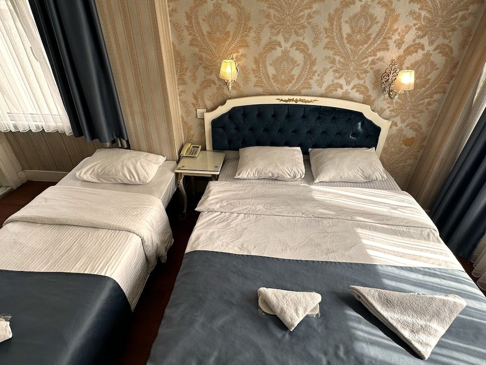Alyon Hotel Taksim Standard Triple Room 2
