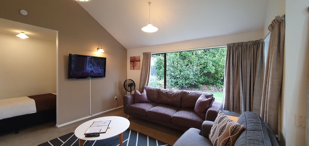 Airways Motel Two Bedroom Townhouse 6