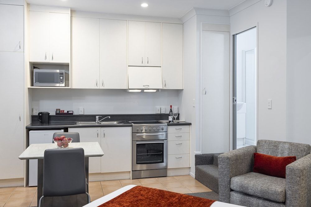 Quest on the Terrace King Studio Apartment 7