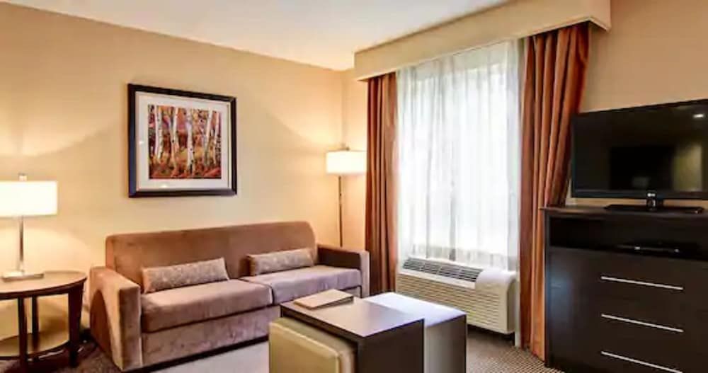 Homewood Suites by Hilton Waterloo/St. Jacobs Suite, 2 Queen Beds, Accessible (Hearing) 2