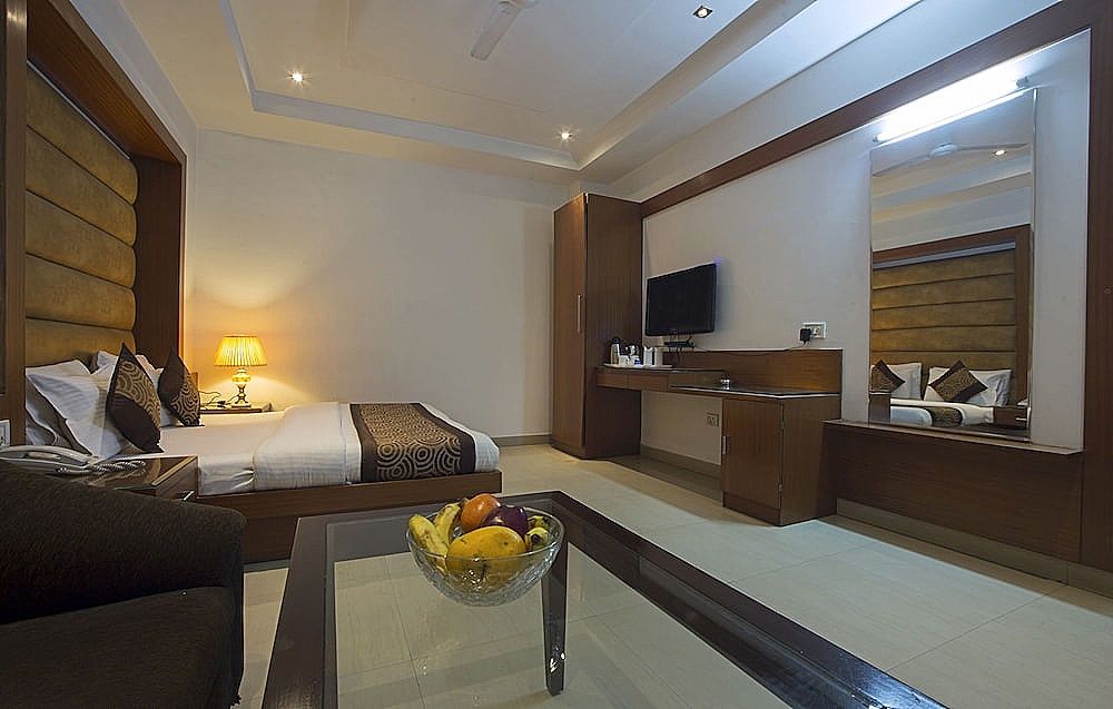 Hotel Krishna Deluxe - By RCG Hotels Deluxe Double or Twin Room, 1 Double Bed 7
