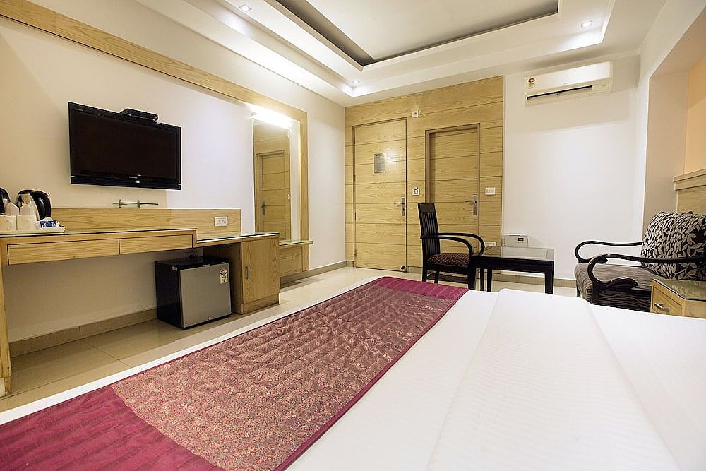 Hotel Krishna Deluxe - By RCG Hotels Deluxe Double or Twin Room, 1 Double Bed 2