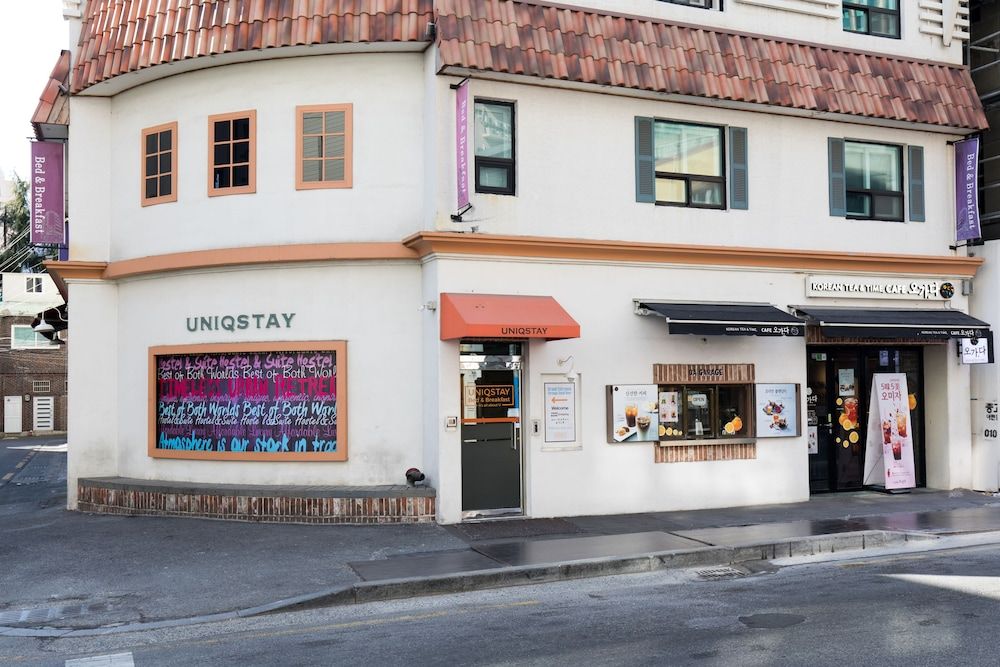 undefined Uniqstay 3