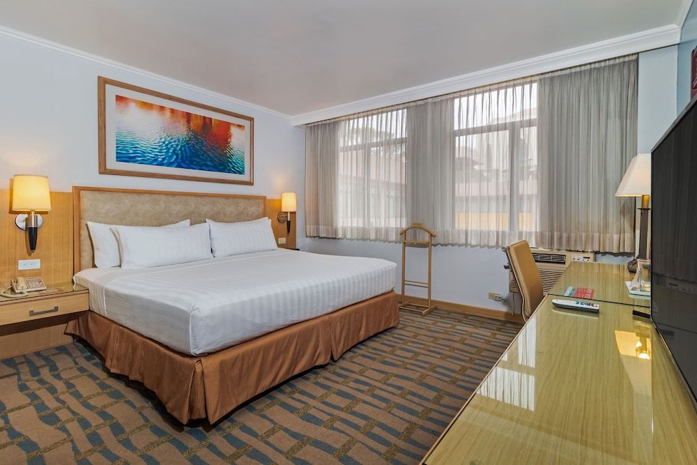 Deluxe Room, 1 Queen Bed, Non Smoking