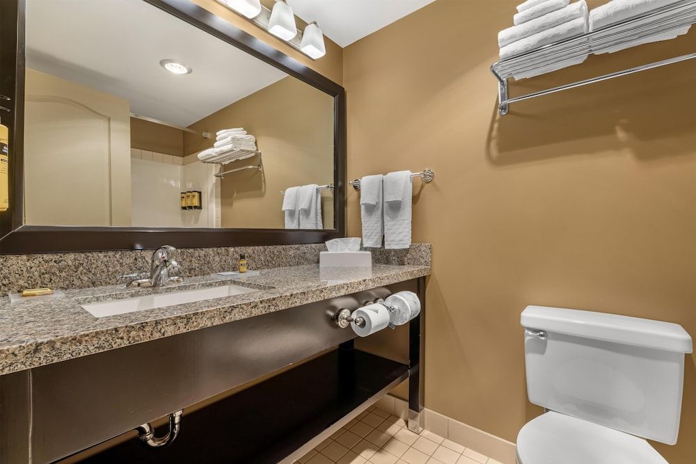 Best Western Plus Baker Street Inn Standard Room, 2 Queen Beds, Non Smoking (1st Floor;Pet Friendly) 3