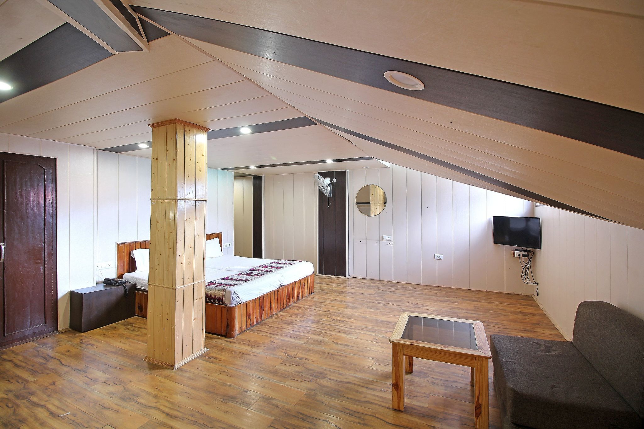 Hotel Devlok by DLS Hotels Manali Family room 4 Bedded Room 9