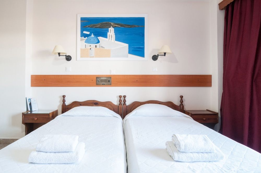 Holiday Beach Resort Standard Twin Room 4