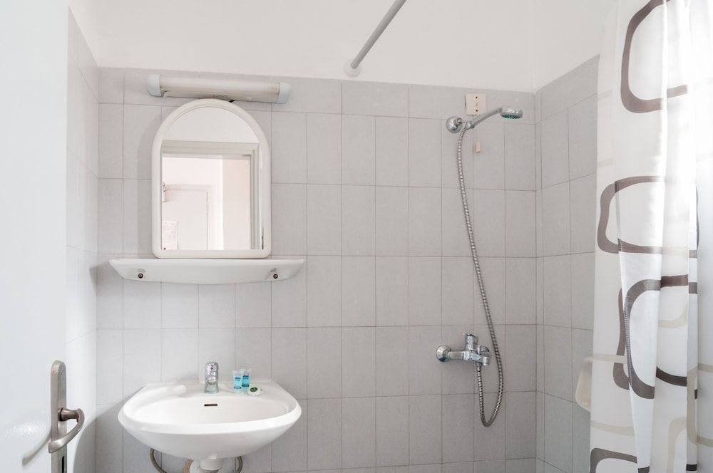 Holiday Beach Resort Standard Twin Room 14