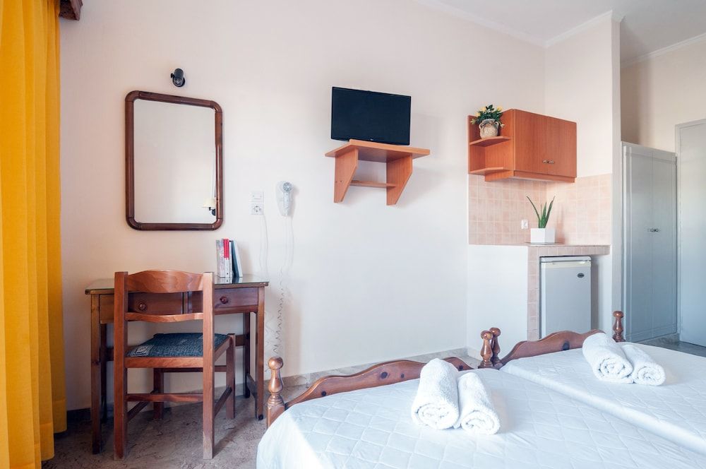 Holiday Beach Resort Standard Twin Room 16