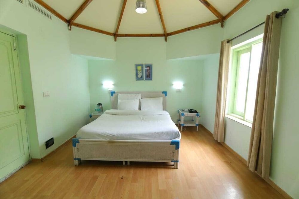 Kufri Heritage Resort & Spa Cedar Valley View Cottage 3