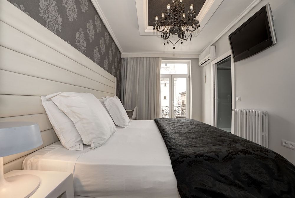 Hotel Pilar Plaza Standard Double Room, City View 2