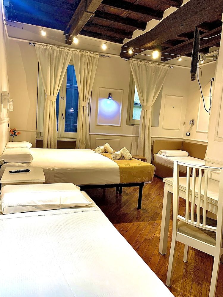 undefined Domus Ester Roma 7