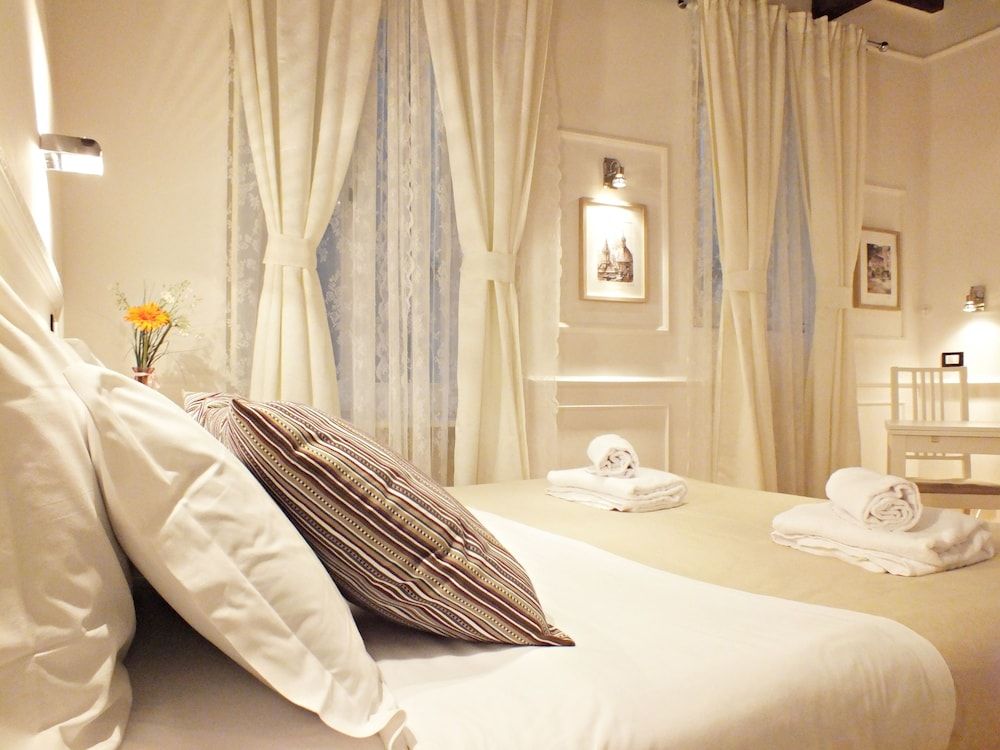 undefined Domus Ester Roma 8