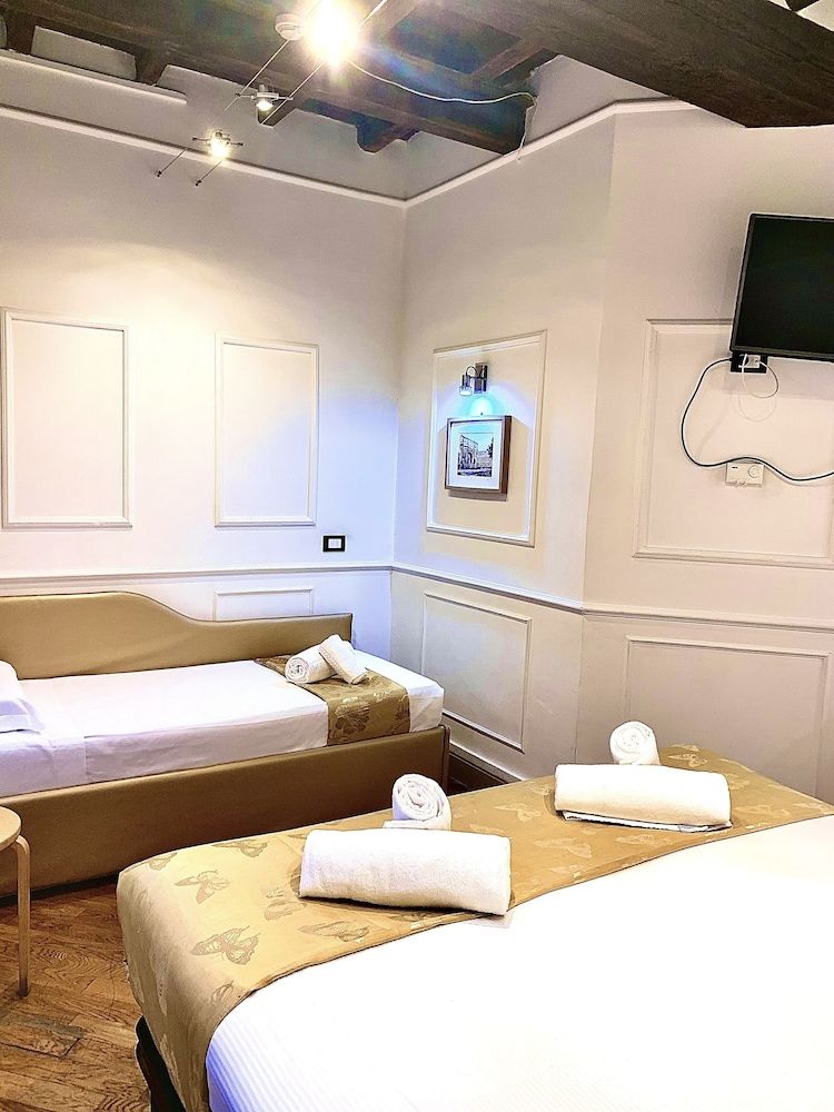 undefined Domus Ester Roma 9