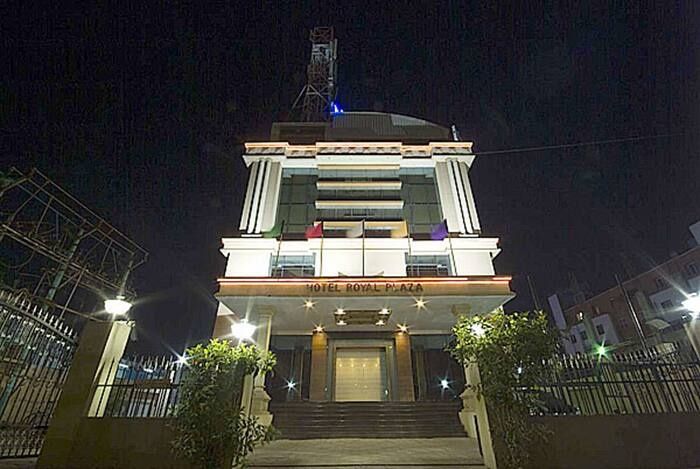 undefined The Hotel Royal Plaza 10