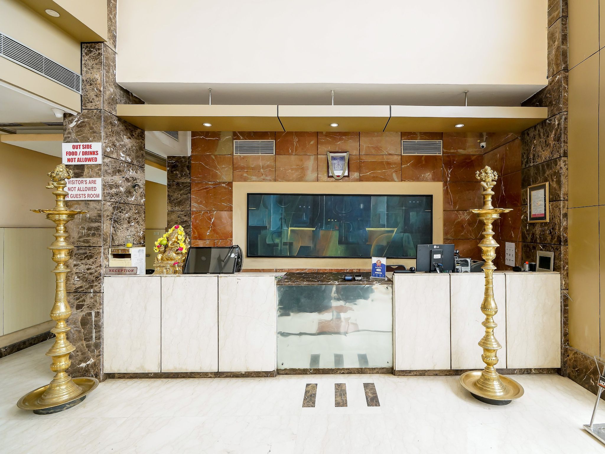 undefined The Hotel Royal Plaza 3