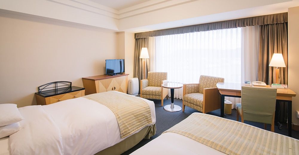 Standard Twin Room, Non Smoking (Low Floor) (32 sqm)