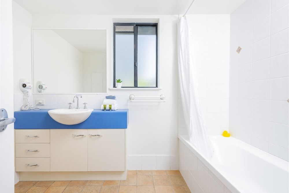 Belaire Place Motel Apartments Large One Bedroom Apartment - Beachside Plus 9