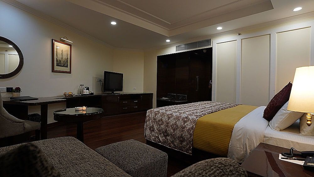 Hotel Samrat Executive Deluxe Room 6