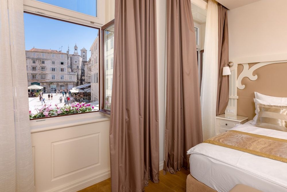 Piazza Heritage Hotel Deluxe Double or Twin Room, City View 14