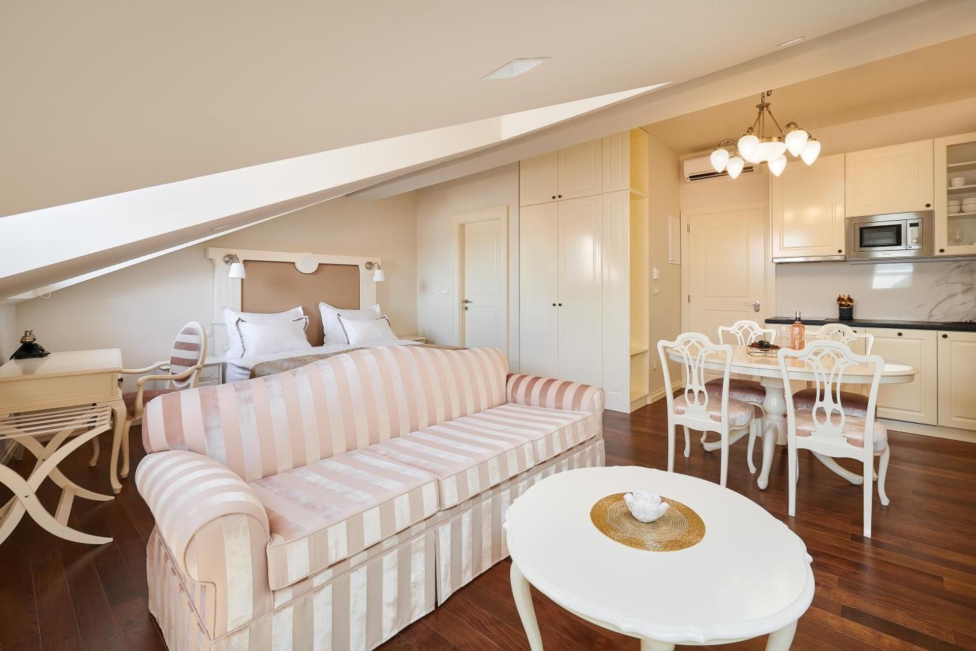 undefined Piazza Heritage Hotel 5