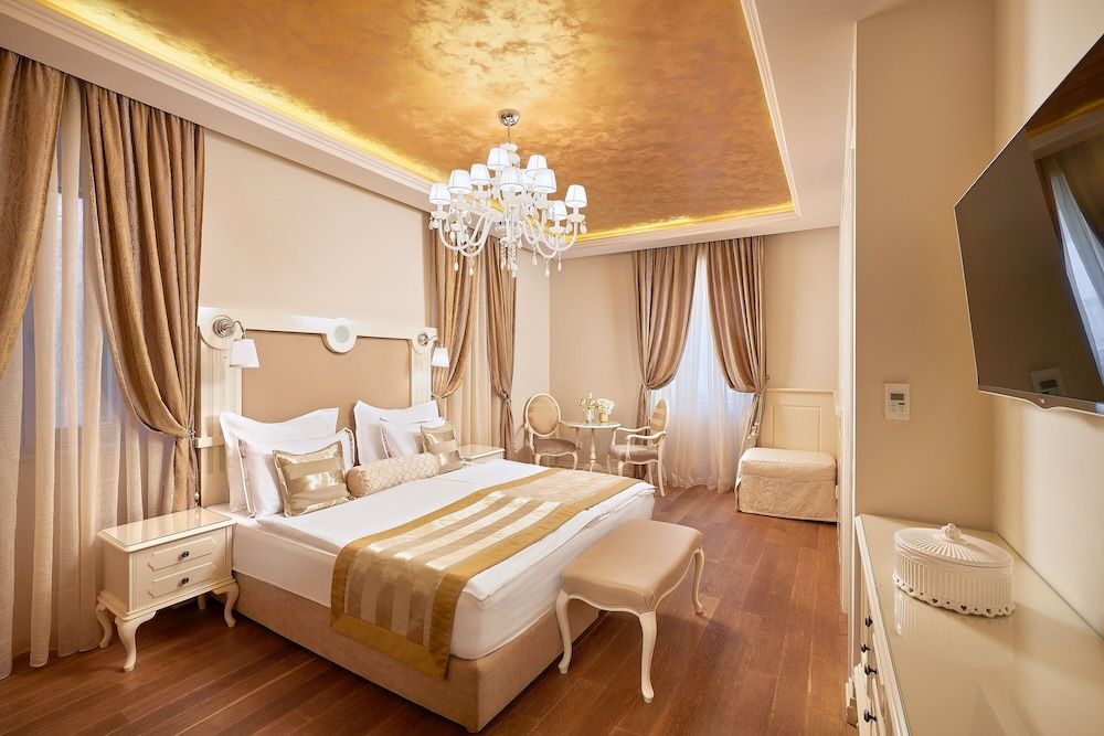 Piazza Heritage Hotel Deluxe Double or Twin Room 11