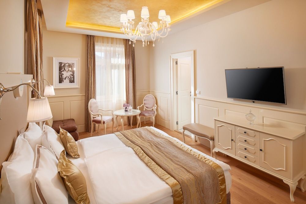 Piazza Heritage Hotel Deluxe Double or Twin Room 8