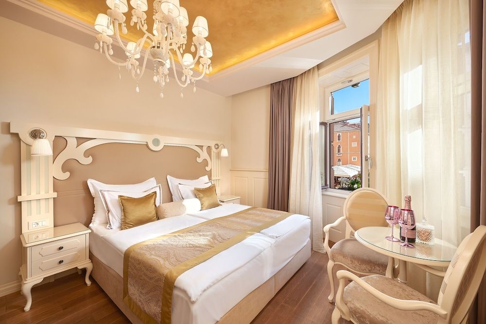 undefined Piazza Heritage Hotel 7