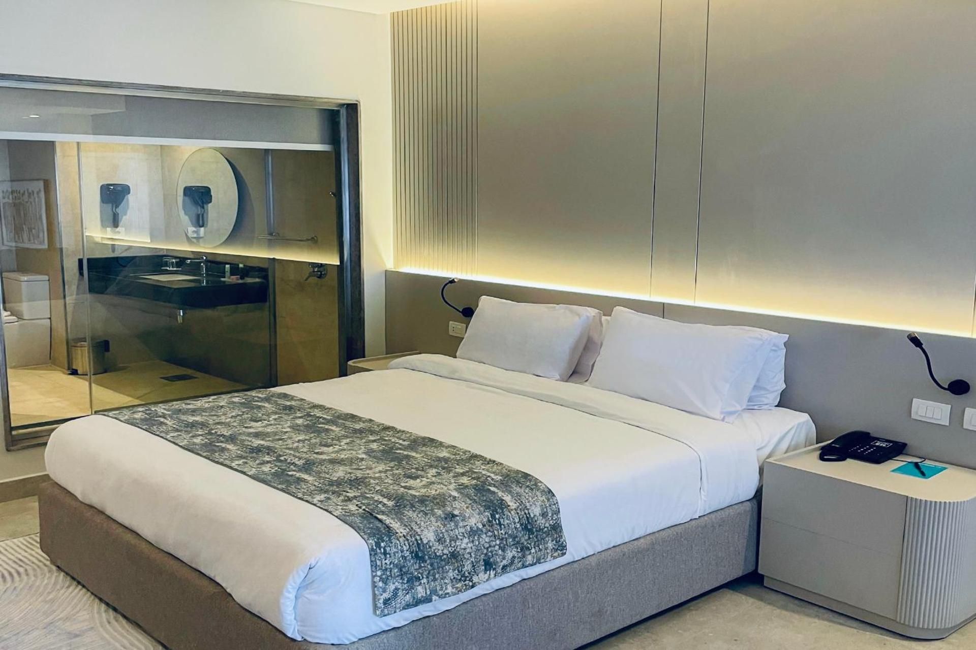 Deluxe Jacuzzi Room