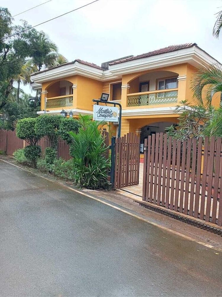 undefined Martin's Comfort 10