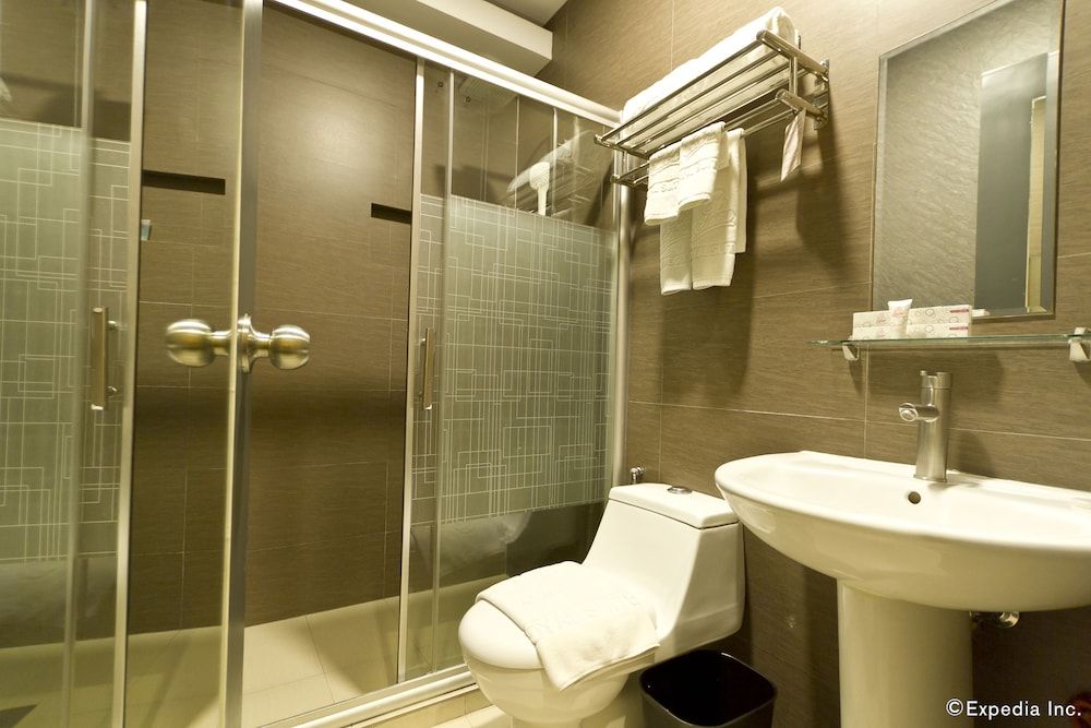 Eloisa Royal Suites Premier Room, 1 Queen Bed 6