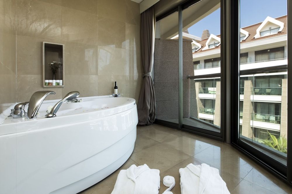 Sherwood Dreams Resort Deluxe Jacuzzi Diamond Service 4