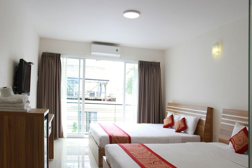 Deluxe Suite, City View
