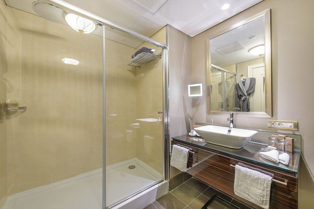 Elite World Istanbul Florya Deluxe Room with 2 Single Beds 3