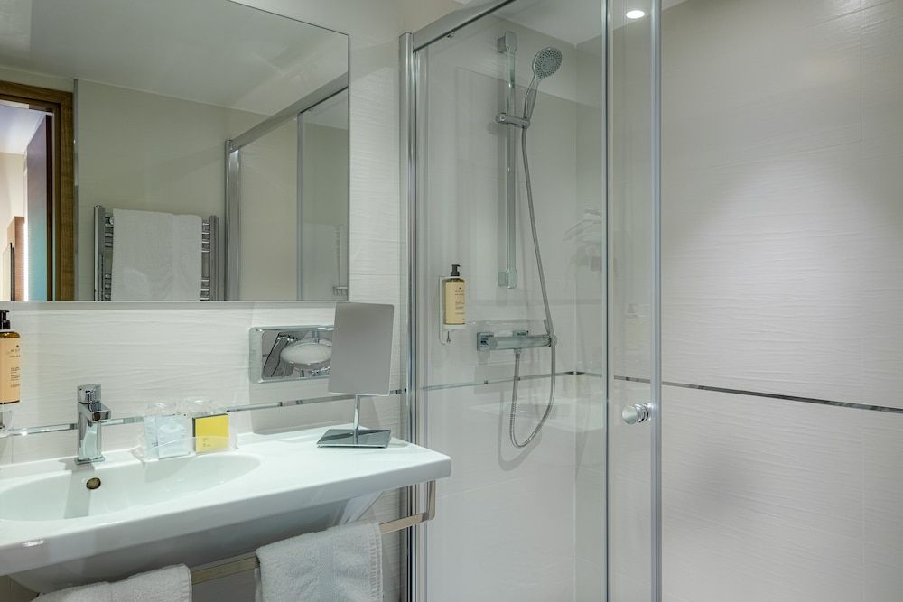 Best Western Premier Hotel Prince De Galles Comfort Room, 1 Queen Bed, Sea View 4