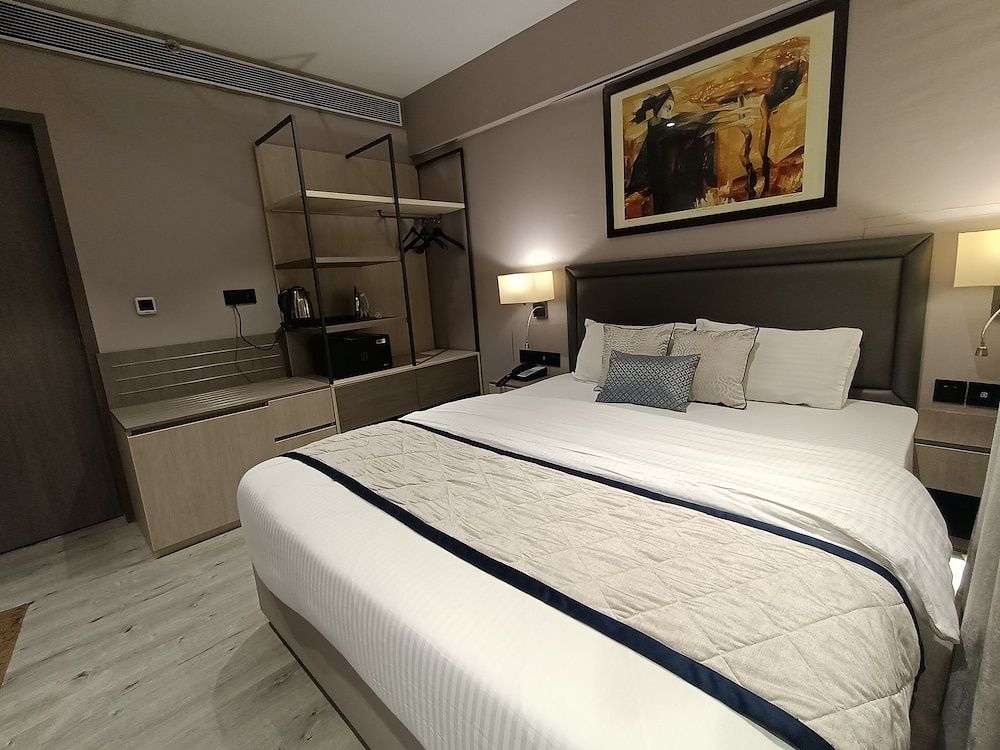 Hotel Highway Inn Deluxe AC Room 6