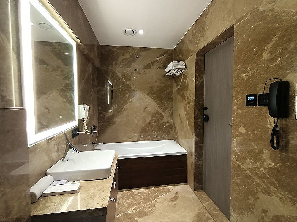 Hotel Highway Inn Deluxe AC Room 17