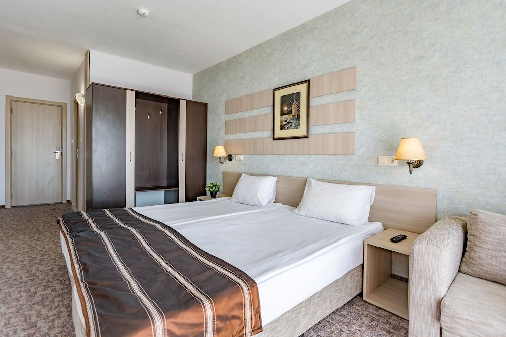 Standard Double or Twin room (2 adults + 1 child)