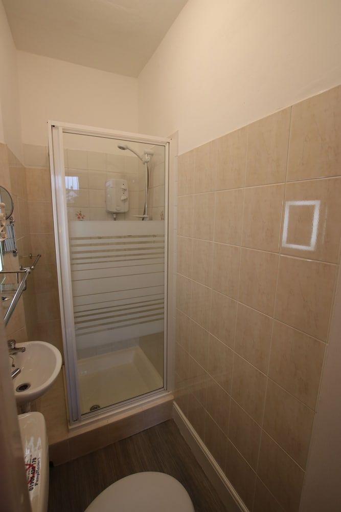 Greylands Guest House Single Room, Ensuite (Small) 5