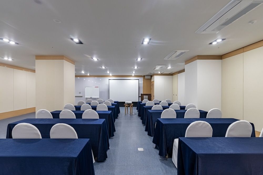 undefined L&L Central Hotel 4