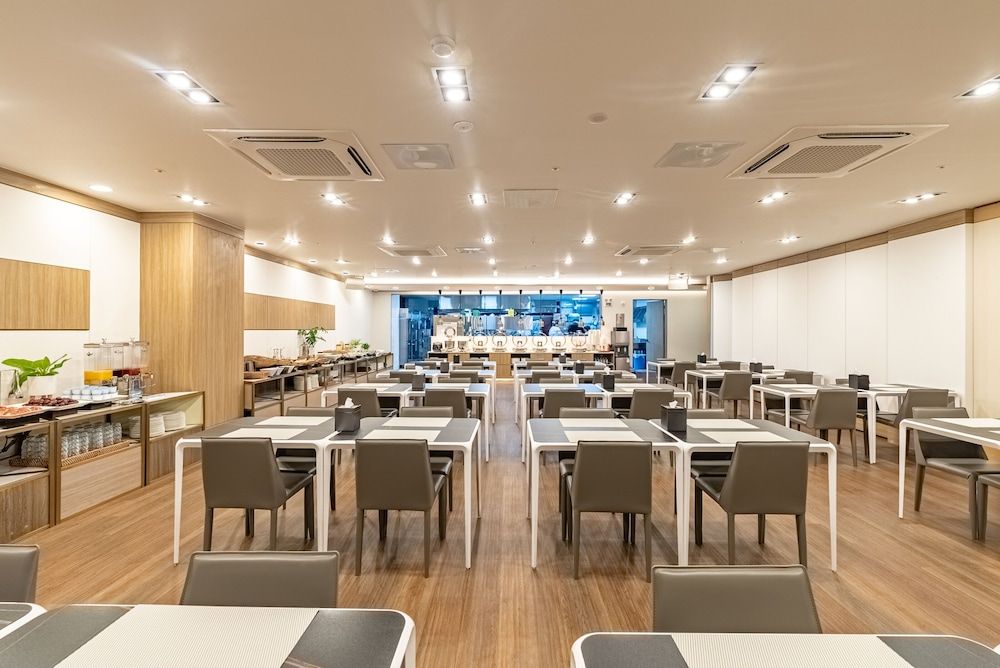 undefined L&L Central Hotel 9