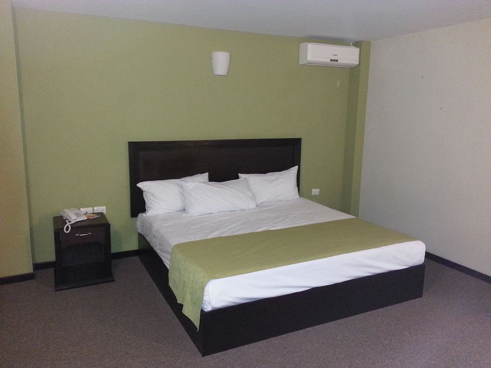Standard Room, 1 Queen Bed