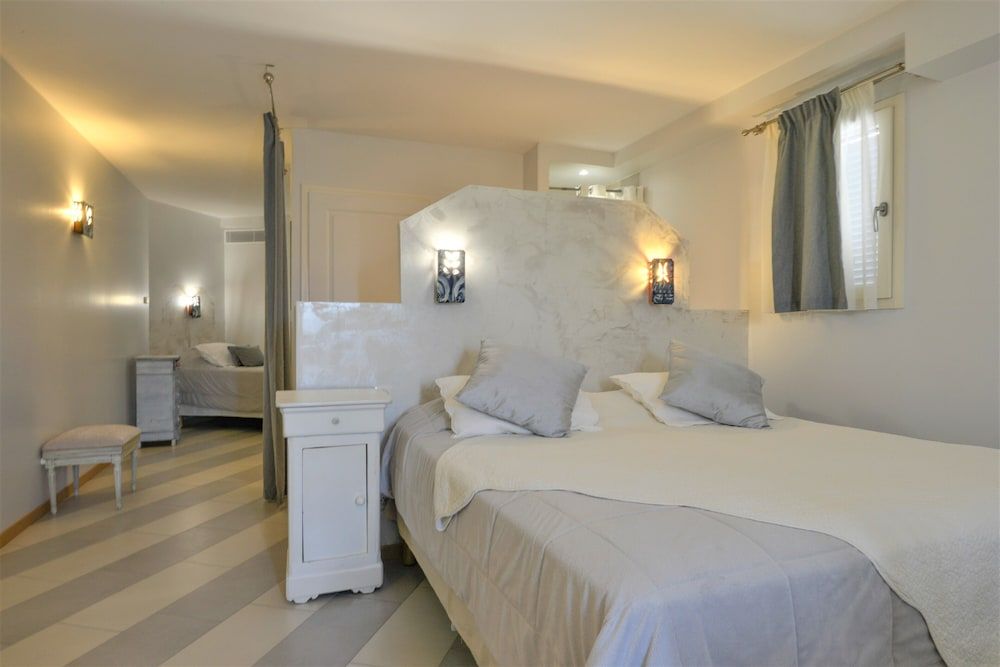 Suite Demeure 35 m² Terrasse & Entree Privees