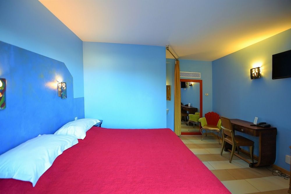 Charm room with terrace